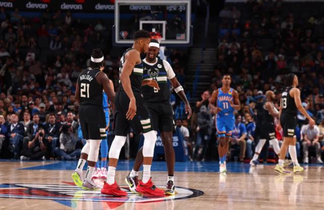 半岛体育官网-休赛期缺少侵略性？稳字当头才是雄鹿的选择